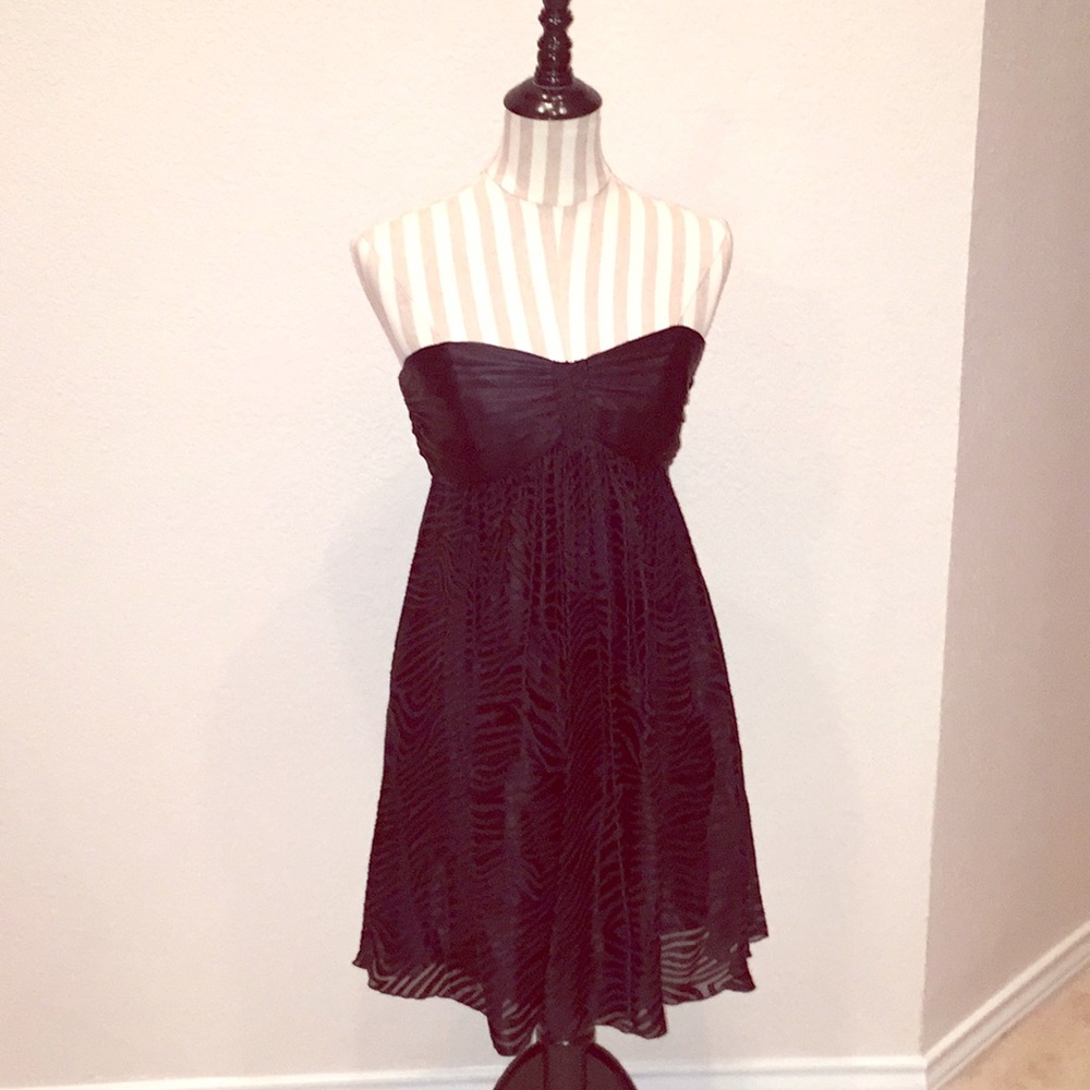 Short black printed dress
